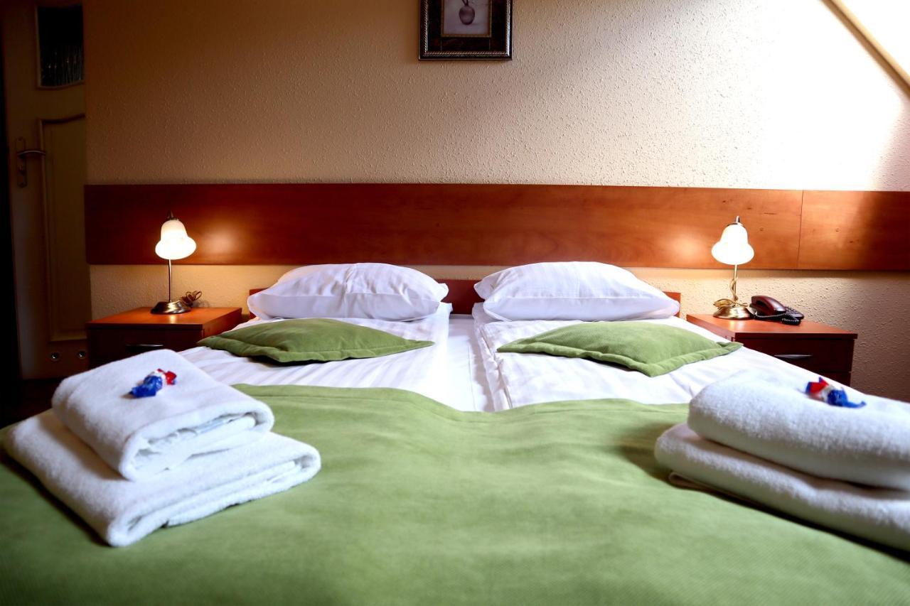 Motel Arkadia コシャリン エクステリア 写真